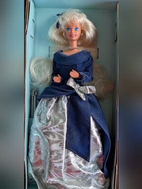Winter Velvet Barbie Vintage 1995 Avon Exclusive Collectible.